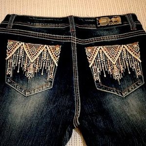 Cascading sequins and stitching tan and white Grace in LA jeans!